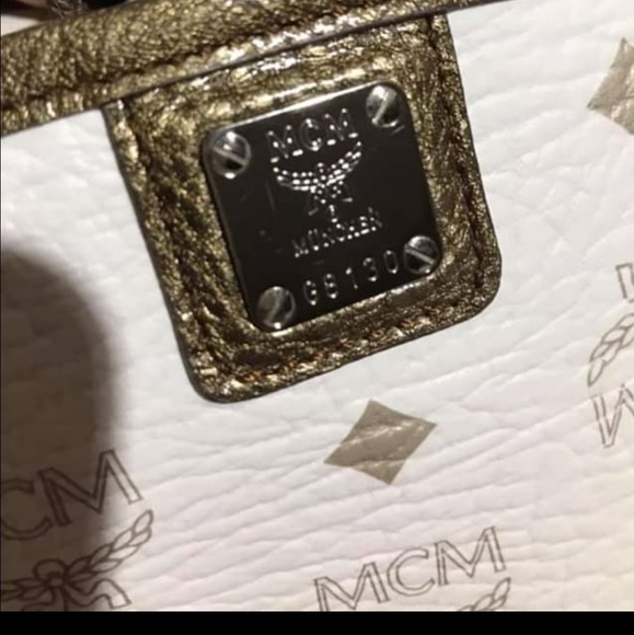 PRELOVED AUTHENTIC MCM PURSE - Picture 6 of 10